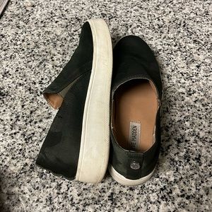 Steve Madden Slip-ons